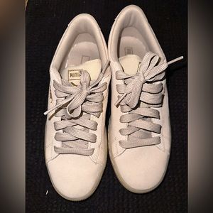 PUMA Sneakers | Women’s Size 7 | Grey